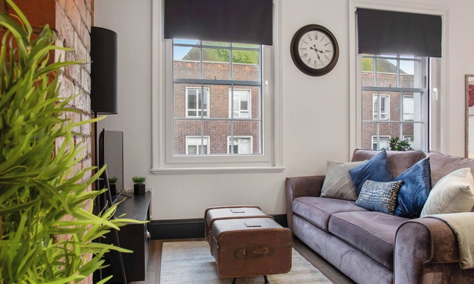 Worcester Apartment | WhiskAwayStays Foregate Studio No 4