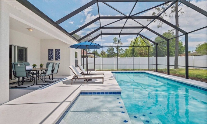 Palm Coast House | Whispering Palm: Renovated 4-Bedroom Oasis