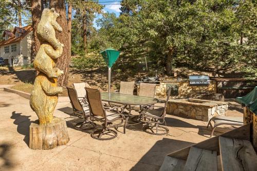 Big Bear Lake House | Whispering Pines - Walk to Bear Mountain