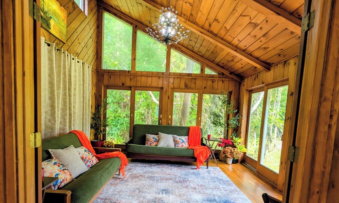 Springwater House | Whispers of Nature: Spacious 4BR Nature Escape/Sleeps 15/Fishing & Hiking