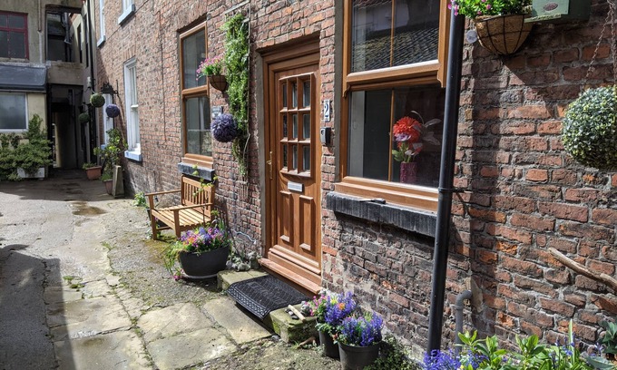 Whitby House | Whitby Holiday Cottage old fishermans residence sleeps 6