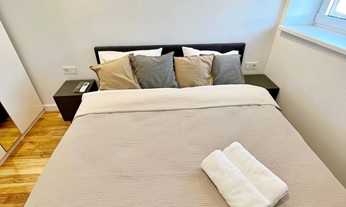 Old Town Apartment | WHITE 1BD Old Town Apartment by Hostlovers
