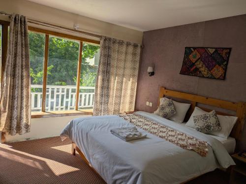 Karimabad Hotel | White Apricot Lodge