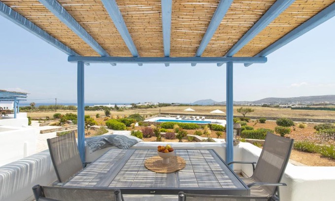 Ampelas House | White Cliff 4 - Cycladic Home