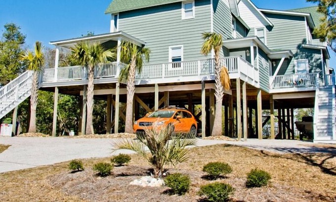 Emerald Isle House | White Gables Cottage, Oceanside Duplex in Emerald Isle, NC!