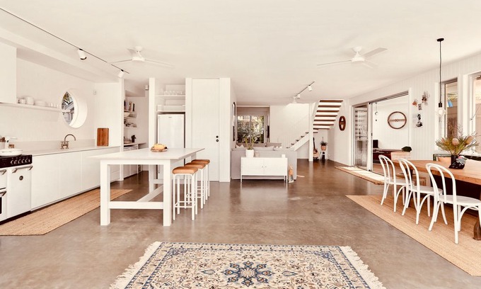 Byron Bay House | WHITE HAWK HOUSE.....100 meters to BEACH!!