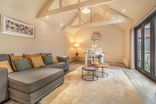 Halesworth House | White House Lodges - Tawny