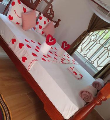 Bwejuu House | White Jaguar House