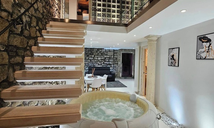 Viterbo House | White loft & spa, finished and elegant environment with private entrance