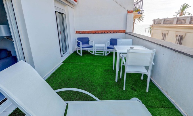 Sitges Town Center Apartment | White Penthouse by Hello Homes Sitges