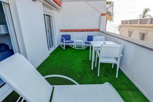 Sitges Town Center Apartment | White Penthouse by Hello Homes Sitges
