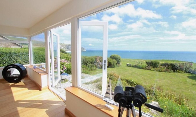 Swanage Apartment | White Sands, Swanage | Dog friendly Accommodation