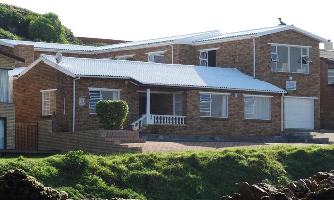 Van Dyks Bay House | White Shark Lodge