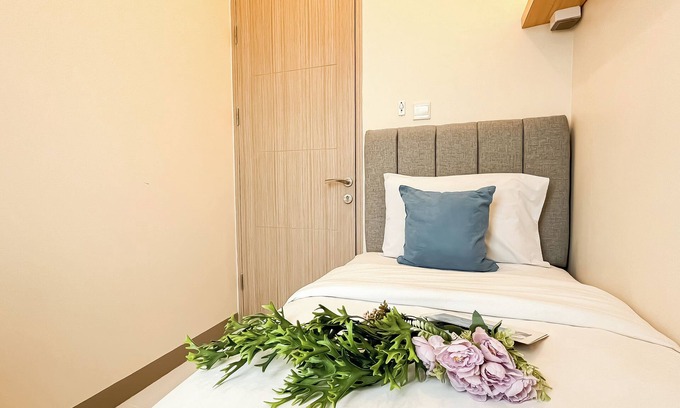 Java Apartment | White Toned Style 2Br Tokyo Riverside Pik 2 Apartment