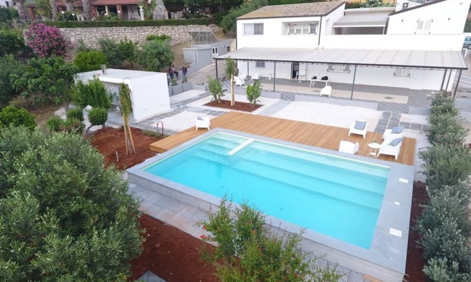 Alcamo Marina Villa | WHITE VILLA sleeps up to 23 people IDEAL FOR FAMILIES AND FRIENDS