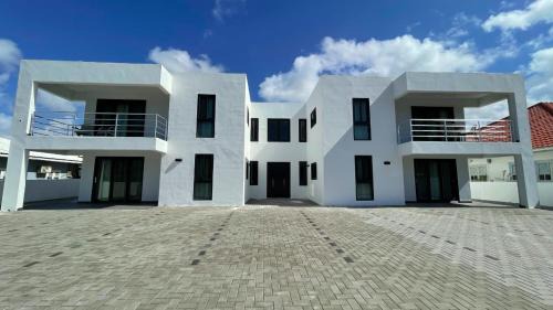Marie Pampoen Apartment | Whitehouse Boulevard, close to Mambo Beach and City Centre