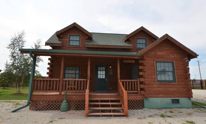 Moravia Cabin | Whitetail - Sleeps up to Six