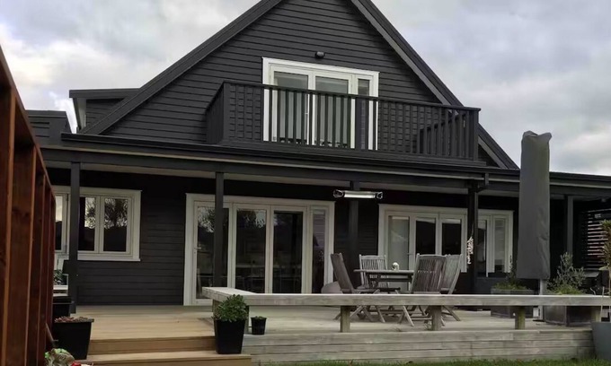 Whitianga House | Whitianga - Just rest and relax (in the SPA pool)