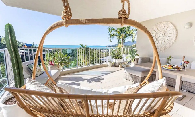 Airlie Beach Apartment | Whitsunday view BOHO apartment in Airlie Beach