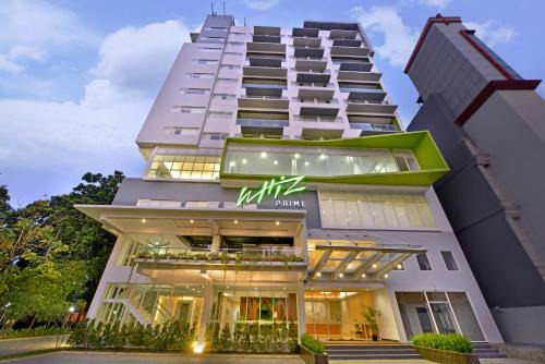 Bogor Tengah Hotel | Whiz Prime Hotel Pajajaran Bogor