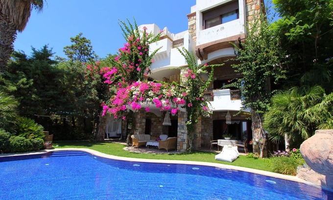 Bodrum City Center Villa | WİTH AMAZİNG SEA AND CASTLE VİEW