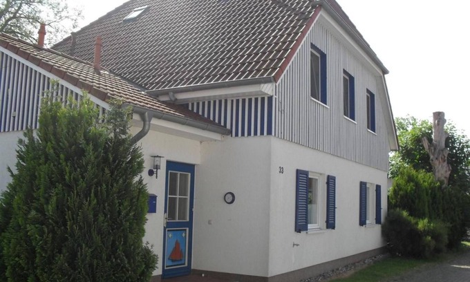 Zingst House | Wiesenstrasse 33 - quietly situated semi-detached house in Zingst