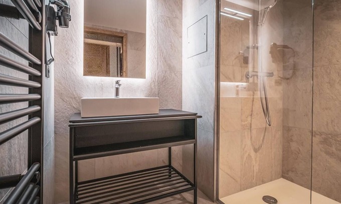 La Rosiere Apartment | Wifi, 100m from ski slopes, 5th floor, view valley, swimming pool, sauna, hammam, balcony, tv