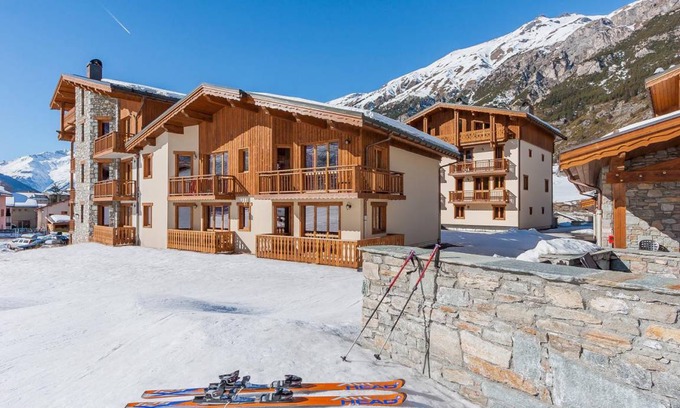 Lanslevillard Apartment | Wifi, 200m from ski slopes, fitness, balcony, parking, tv, ski locker, 60m², Val Cenis