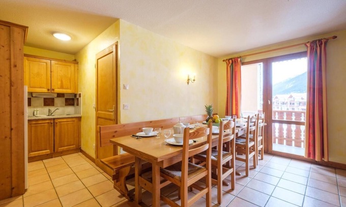 Lanslevillard Apartment | Wifi, 200m from ski slopes, fitness, sauna, balcony, parking, tv, ski locker, 72m², Val Cenis