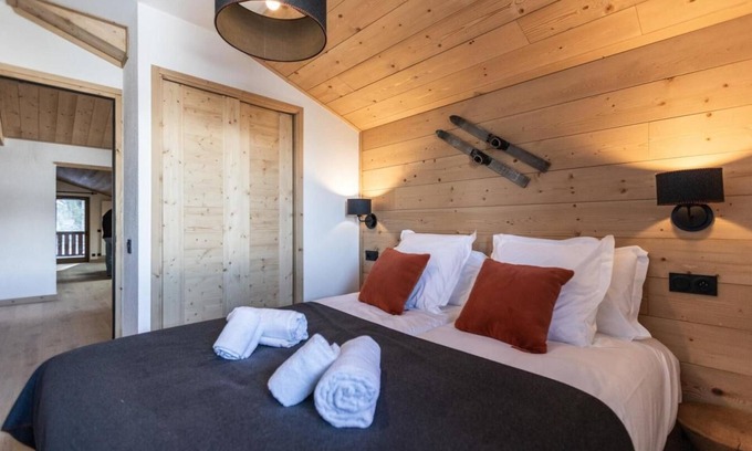 Montalbert Apartment | Wifi, 300m from ski slopes, swimming pool, sauna, hammam, balcony, parking, ski locker, 76-101m²
