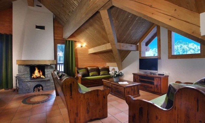 Oz Apartment | Wifi, 50m from ski slopes, fitness, swimming pool, sauna, hammam, balcony, tv, ski locker, 40m²