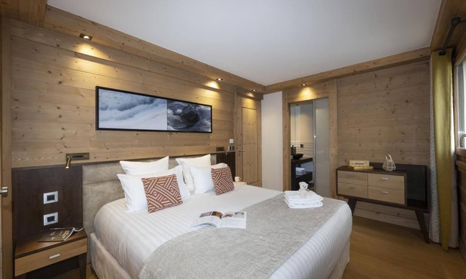 Les Avanchers-Valmorel Apartment | Wifi, ski-in/ski-out & foot of the slopes, fitness, swimming pool, balcony, parking, tv, ski locker