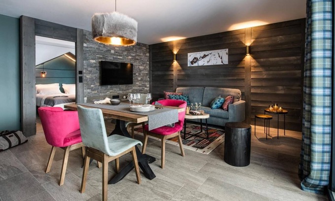 Val-d'Isere Apartment | Wifi, ski-in/ski-out & foot of the slopes, fitness, swimming pool, sauna, hammam, balcony, tv