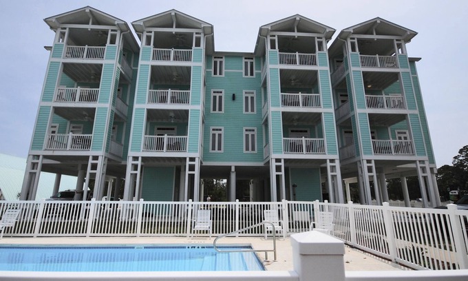 Steinhatchee Condo | WIFI*WATERFRONT, RIVERS EDGE CONDO #1B-BLDG 1 *PRIVATE DOCK and BOAT SLI