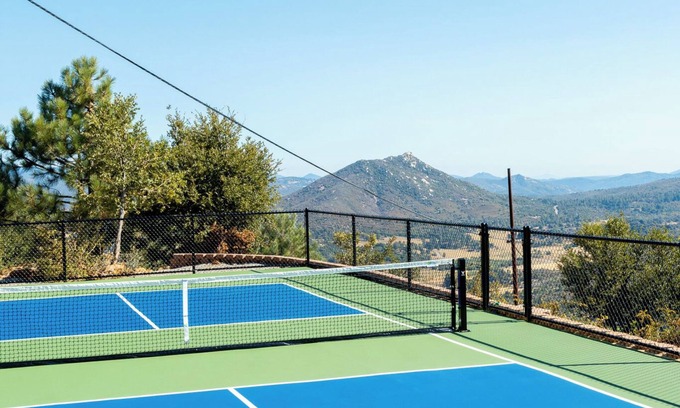 Julian House | Wild Moon Ranch — Mountain-Top Retreat with Panoramic Lake Views, Pickleball & Cedar Hot Tub