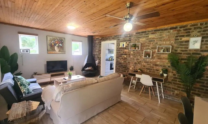 Bouvet Island Cottage | Wild Paradise Flat in Port Elizabeth