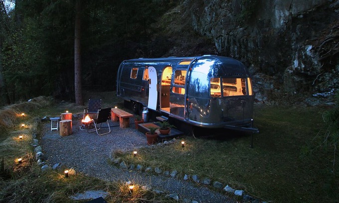Bowen Island Bed & Breakfast | Wildernest Mountainside Airstream Getaway