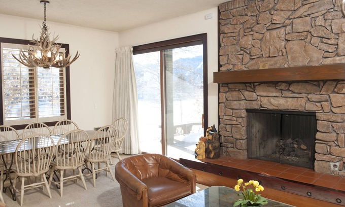 Elkhorn Condo | Wildflower Condo 609 - Great Place With Sun Valley Pool Access & Mt Views