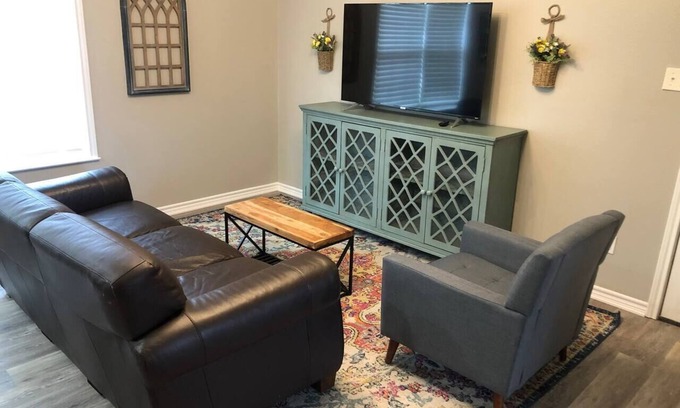 College Station Apartment | Wildflower: Very Near Texas A&M-Comfy King Beds