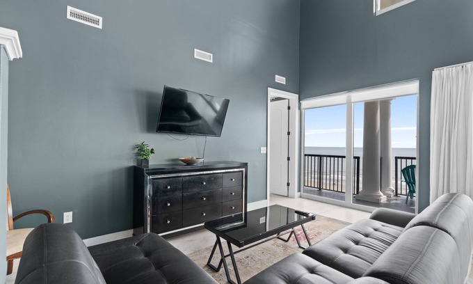 Myrtle Beach Condo | Willow Suite - 8 BR Oceanfront Penthouse Suite with Pool