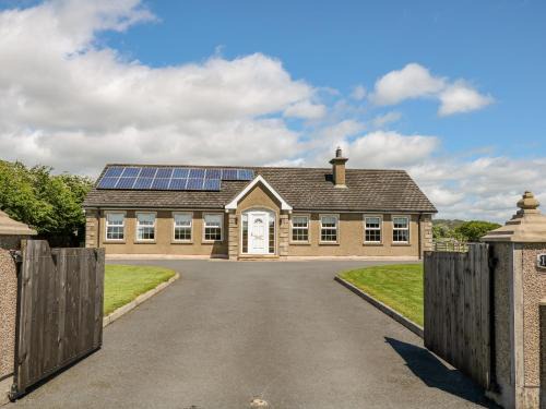 Newry House | Willow Tree Farm House