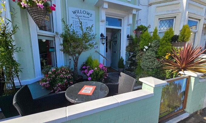 Great Yarmouth House | Willows Guest House