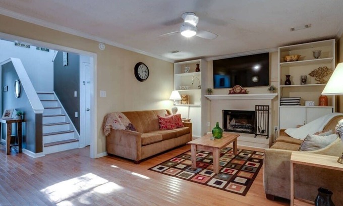 Savannah House | Wilmington Island Near Sav - Enjoy Fall at Oemler