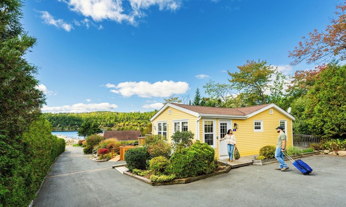Boutiliers Point Cottage | Wilson's Coastal Club - C2n