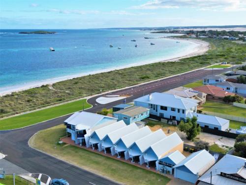 Lancelin Apartment | Windsurfer Beach Chalet 4