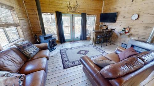 Red River House | Wine Down Riverside - On the River - WiFi - Satellite - Grill - Washer - Dryer - Large Deck