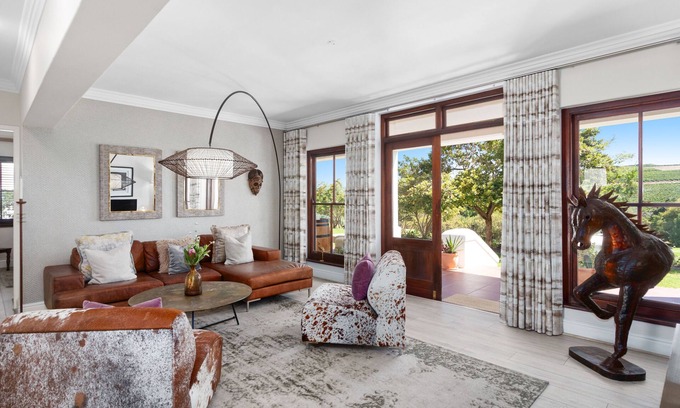 Stellenbosch House | Winelands Golf Lodges 2