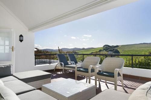 Stellenbosch Cabin | Winelands Golf Lodges 3
