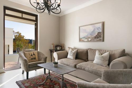 Stellenbosch Cabin | Winelands Golf Lodges 30