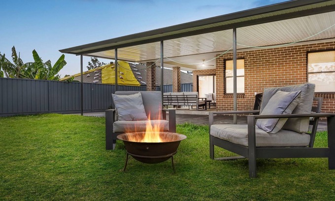 Cessnock House | Winery Rest at Turnberry Hunter Valley - 5 minutes to vineyards.